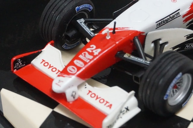 1:43 MINICHAMPS 400020074 Panasonic Toyota Racing TF102 Show Car 2002 #24 M.Salo