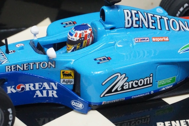 1:43 MINICHAMPS 430000012 Benetton Playlife B200 #12 A.Waltz model car