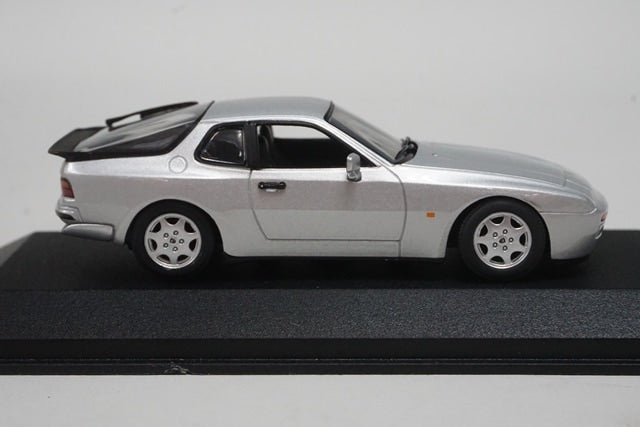 1:43 MINICHAMPS 400062225 Porsche 944 S2 1989 Silver model car