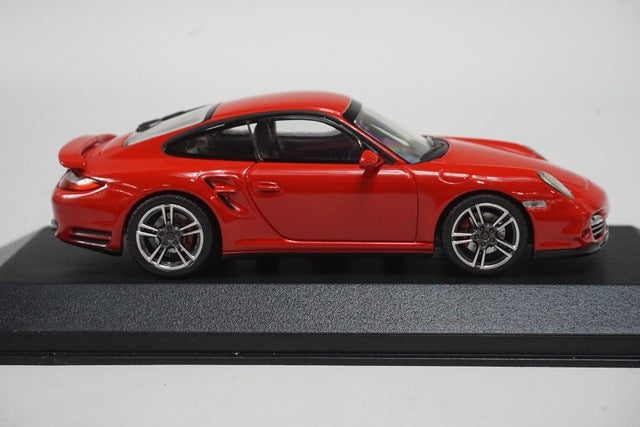 1:43 MINICHAMPS 400069000 Porsche 911 Turbo 2010 Red model car