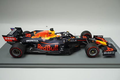 1:18 SPARK 18S609 Red Bull Racing Honda RB16B Abu Dhabi GP 2021 Winner #33 model car