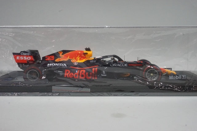 1:18 SPARK 18S609 Red Bull Racing Honda RB16B Abu Dhabi GP 2021 Winner #33