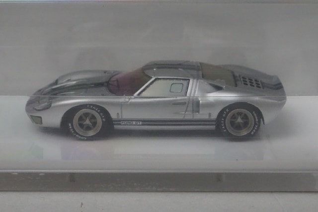 M64X 1:64 Ford GT40 MK1 Silver with Black Stripe model car