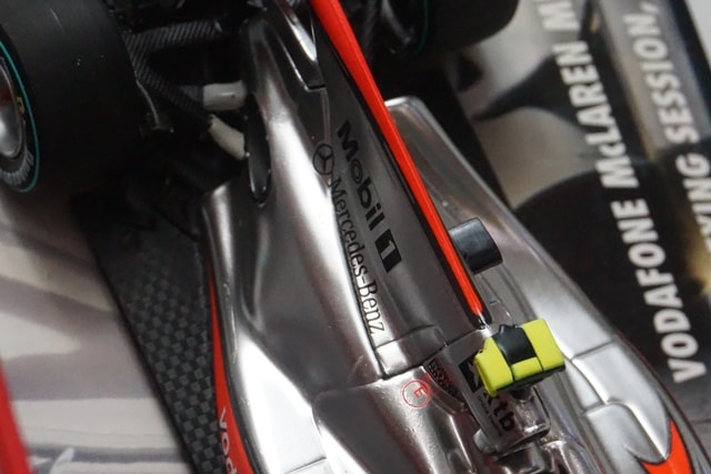 1:43 MINICHAMPS 530104322 Vodafone McLaren Mercedes MP4-25 Canadian GP 2010 #2 L.Hamilton