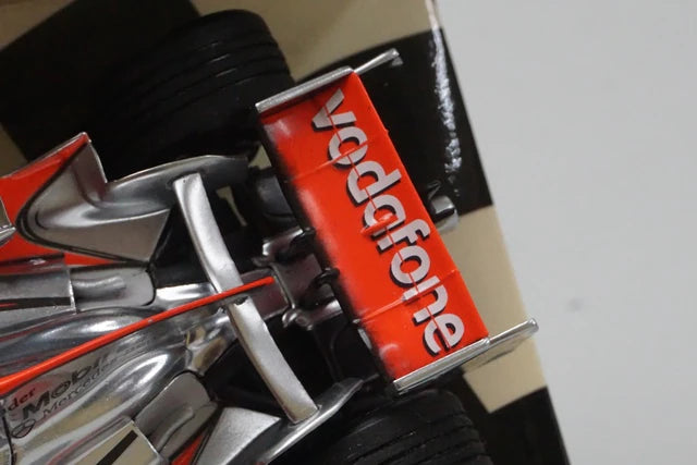 1:43 MINICHAMPS 530084322 Vodafone McLaren Mercedes MP4-23 2008 #22 L. Hamilton model car