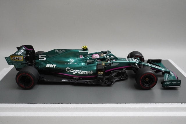 1:18 Spark 18S598 Aston Martin AMR21 Azerbaijan GP 2nd 2021 #5 S.Vettel model car