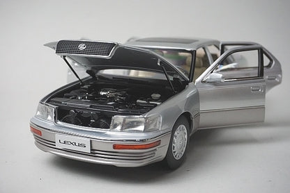 8230811S Xiao Guang MODEL 1:18 Lexus LS400 1993 Silver