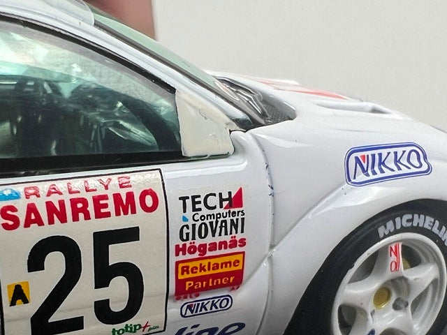 1:43 VITESSE SKM098 Ford Focus WRC Valvoline SANREMO Rally 1999 #25 P. Solberg P. Mills model car