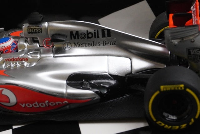 1:43 MINICHAMPS 530134375 Vodafone McLaren Mercedes Show Car 2013 #5 J.Button model car