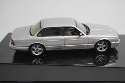 1:43 AUTOart 53603 Jaguar XJR Silver model car