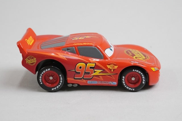 Tomica Cars Lightning McQueen Cars 2 Opening Type model car