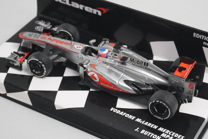 1:43 MINICHAMPS 530134305 Vodafone McLaren Mercedes MP4-28 2013 #5 model car