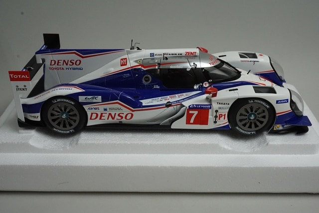 1:18 AUTOart 81415 Toyota TS040 Hybrid Le Mans 2014 #7 model car