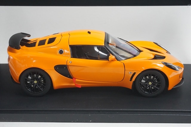 1:18 AUTOart 75362 Lotus Exige Orange model car