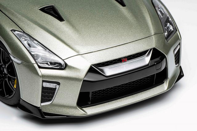 M83515 MOTORHELIX 1:18 Scale Nissan GT-R (R35) Track Edition Engineered By NISMO T-Spec 2022 Millennium Jade