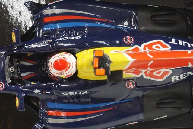 1:43 MINICHAMPS 413120301 Red Bull Racing Renault RB8 Suzuka 2012 #1 model car