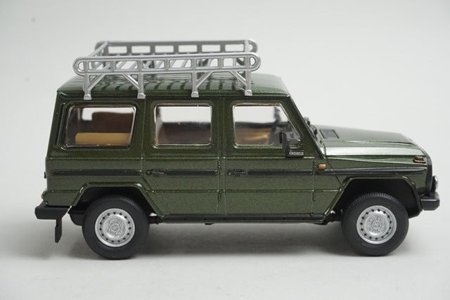 1:43 MINICHAMPS 400038001 Mercedes-Benz 230GE 1980 Green Metallic model car