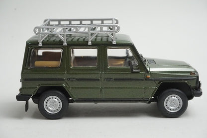 1:43 MINICHAMPS 400038001 Mercedes-Benz 230GE 1980 Green Metallic model car
