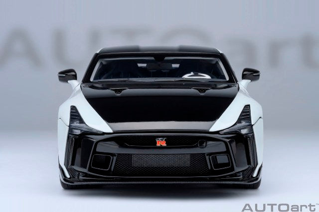 77511 AUTOart 1:18 Nissan GT-R50 by ITALDESIGN Metallic White Black model car