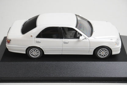 1:43 KYOSHO JC10028W J Collection Special Order Toyota Crown Athlete V Pearl White model car