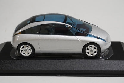 1:43 MINICHAMPS 400125100 Lancia NEA 2001 Silver model car