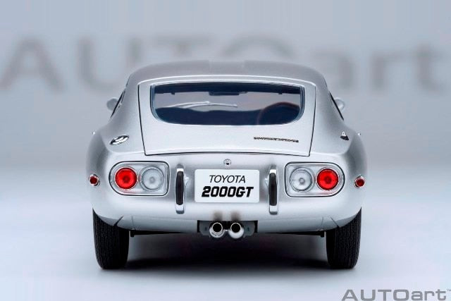 79548 AUTOart 1:18 Toyota 2000GT 1967 Silver model car