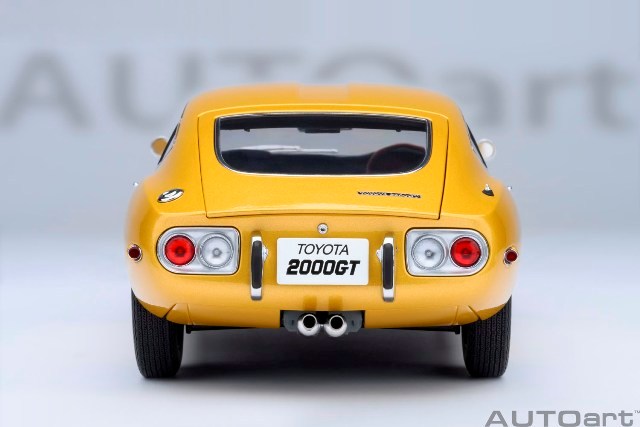 79549 AUTOart 1:18 Toyota 2000GT 1967 Gold model car