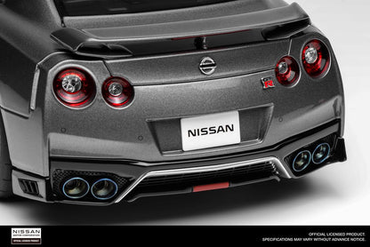 M83507 MOTORHELIX 1:18 Nissan GT-R (R35) Track Edition Engineered By NISMO 2020 Dark Metal Grey