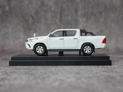 64055 EBBRO 1:64 Toyota Hilux Super White II model car