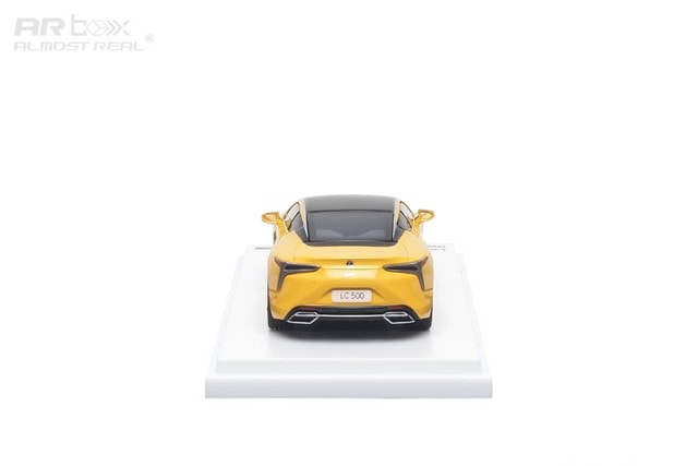 670304001 AR Box Almost Real Model 1:64 Lexus LC500 2018 Yellow model car