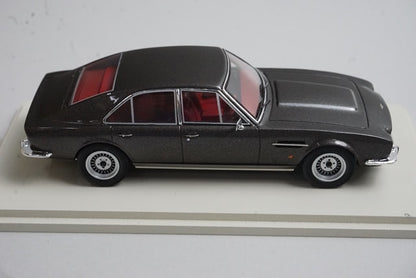1:43 SPARK S2408 Aston Martin Lagonda 1974 model car