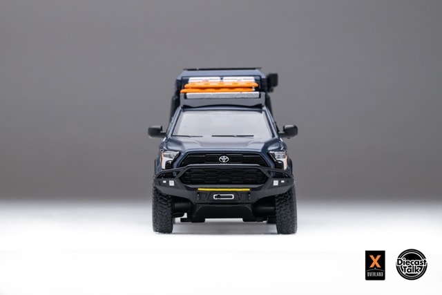 [ Pre-order ] DTG0038-XOVLD GCD Gaincorp Products 1:64 Toyota Tundra Orion Nordic Expedition XOverland x DiecastTalk Special Edition