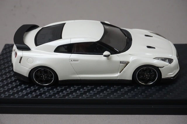 1:43 HPI 8438 Nissan GT-R (R35) SpecV Brilliant White Pearl