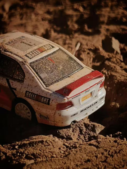 [ Pre-order ] Bliss Mold 1:64 Mitsubishi Galant Mk8 VR4 White Rally #1 Dirty Mud Splash