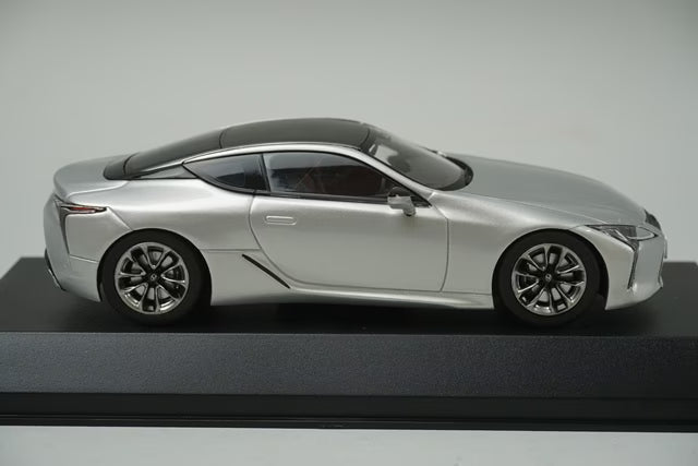 1:43 CAR-NEL CN431705 Lexus LC500 (URZ100) 2017 Sonic Silver