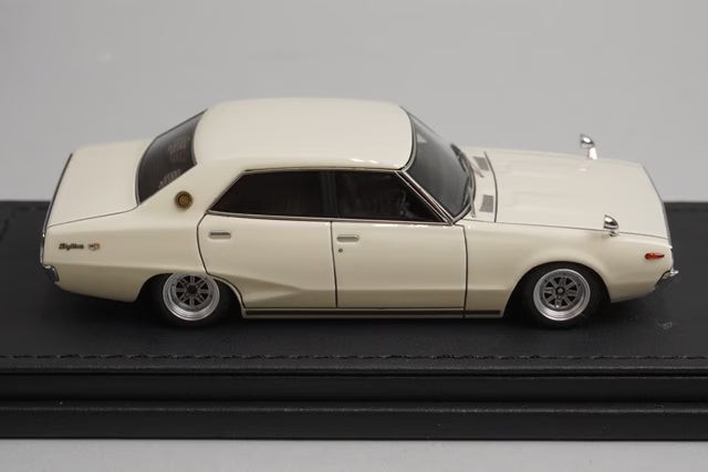 1:43 ignition model IG0385 Nissan Skyline 2000 GT-X (GC110) White