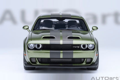 71761 AUTOart 1:18 Dodge Challenger SRT Jailbreak 2022 Metallic Green with Carbon Black Stripes F8 GREEN