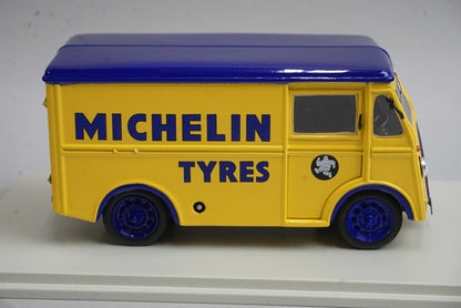 1:43 Spark S6001 Morris PV 1948 Michelin