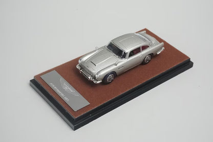 6250941S XiaoGuang MODEL 1:64 Aston Martin DB5 (007 version) Silver