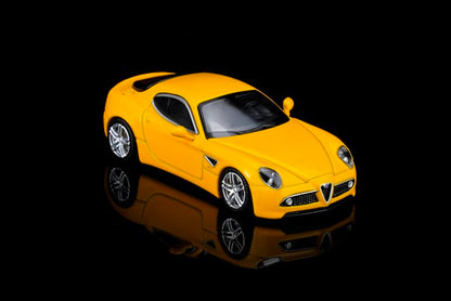 [ Pre-order ] M69054 MOTORHELIX 1:64 Alfa Romeo 8C Competizione 2008 Giallo Mica Yellow