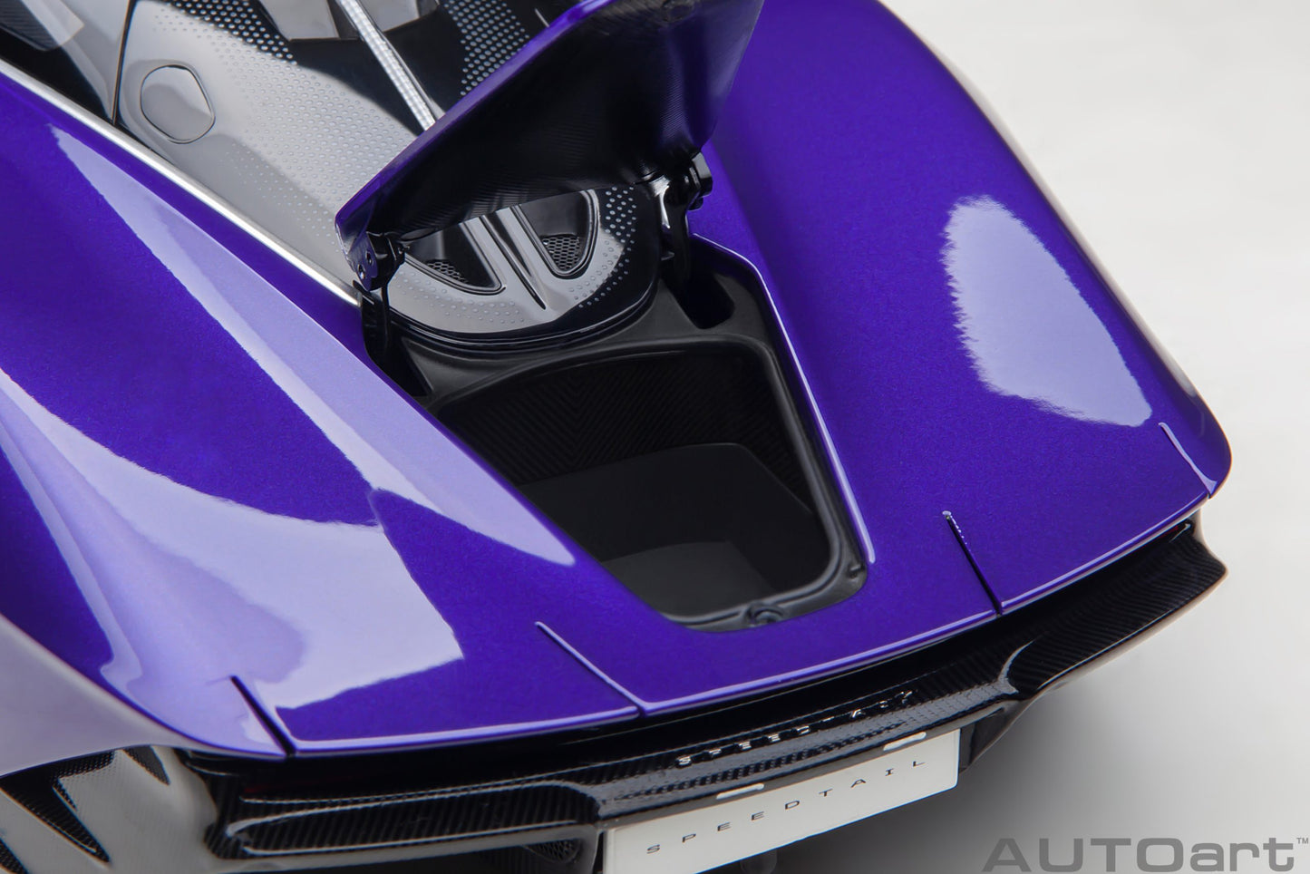 76089 AUTOart 1:18 McLaren Speedtail Metallic Purple model car