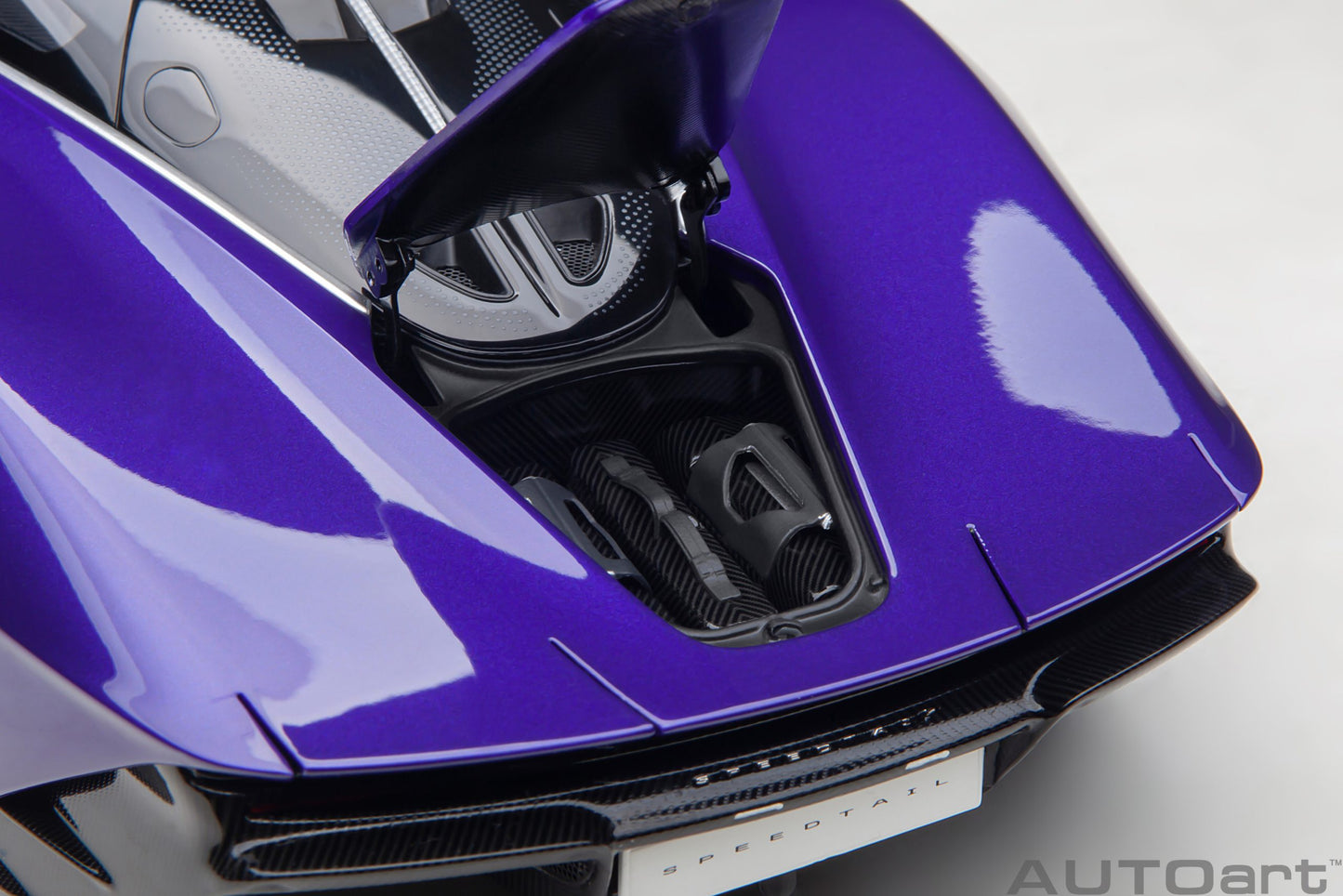 76089 AUTOart 1:18 McLaren Speedtail Metallic Purple model car