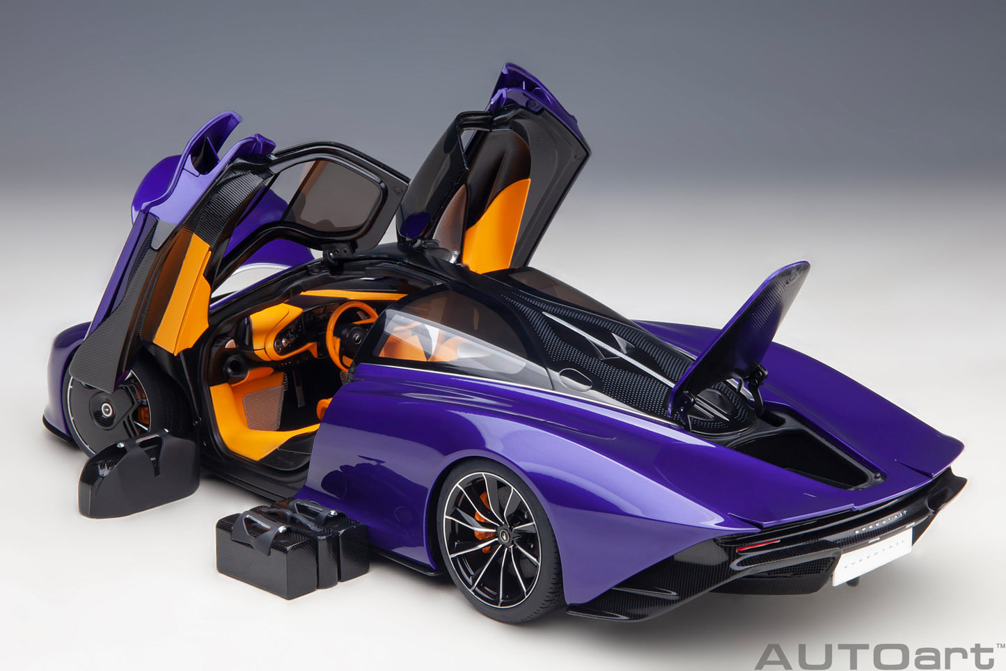 76089 AUTOart 1:18 McLaren Speedtail Metallic Purple model car