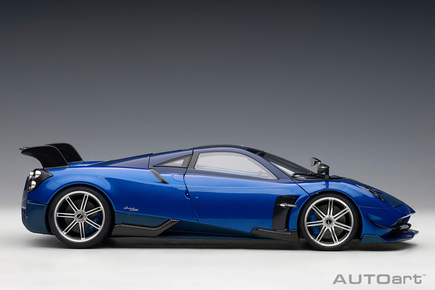 78277 AUTOart 1:18 Pagani Huayra BC Metallic Blue/Blue Carbon model car