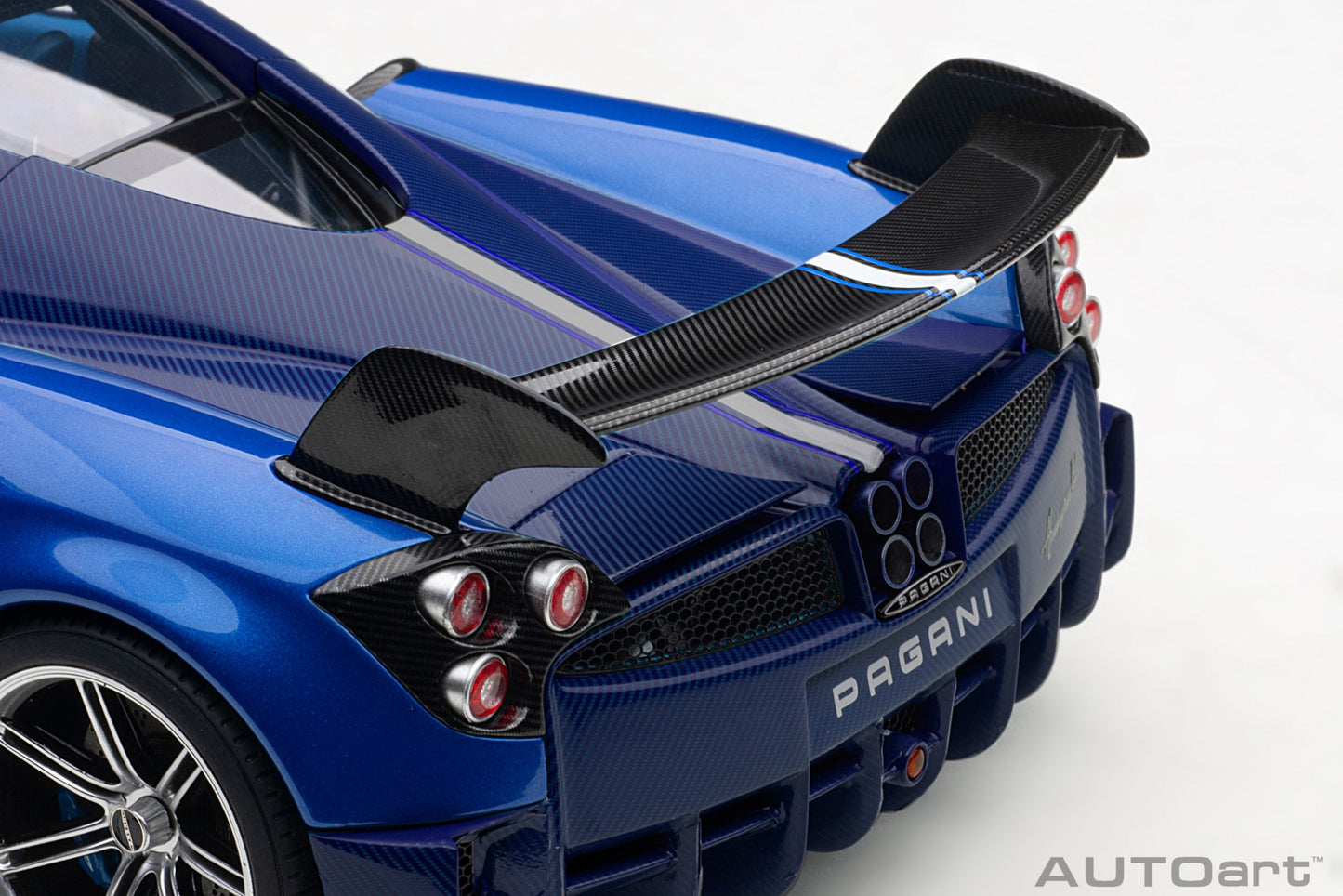 78277 AUTOart 1:18 Pagani Huayra BC Metallic Blue/Blue Carbon model car