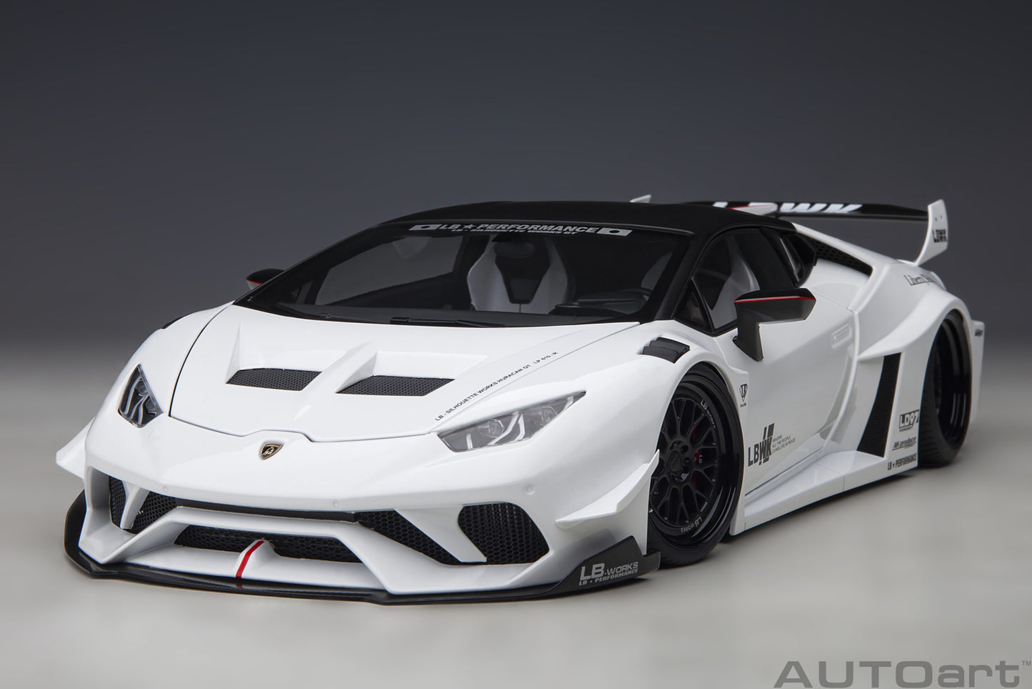 79125 AUTOart 1:18 Liberty Walk LB-Silhouette Works Lamborghini Huracan GT White