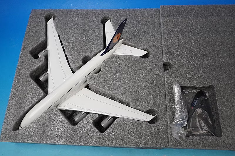 1:200 A380-800 Lufthansa Frankfurt am Main D-AIMA 550727 Herpa airplane model