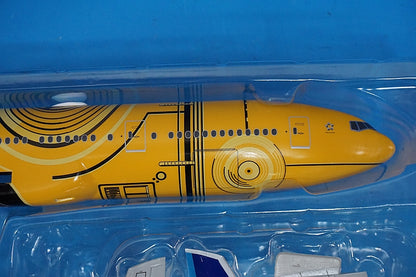 1:200 B777-200ER ANA STAR WARS C-3PO JA743A ANA