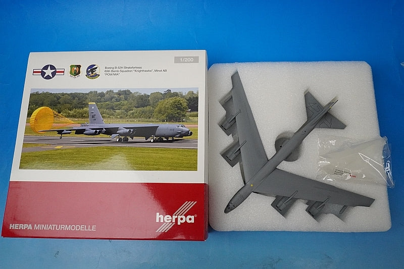 1:200 B-52H U.S. Air Force 5th Bomb Wing 69th Bomb Squadron Nighthawks POW/MIA #60018 558440 Herpa airplame model