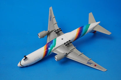 1:400 B777-200 JAS Rainbow Seven JA8977 55050 Gulliver airplane model